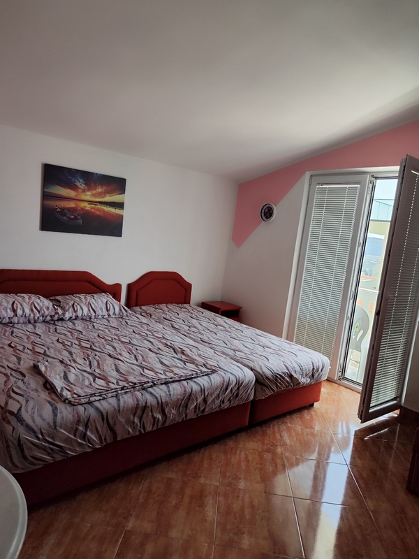 Apartman za 4 osobe u Baru 20 evra