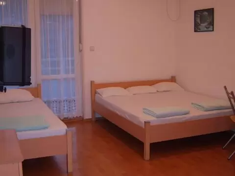 Apartmani Petrovac trokevetni/cetvorokrevetni