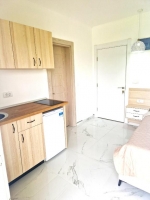 Dvokrevetna Soba sa Bračnim Krevetom i Kupatilom