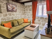 Porodični jednosobni apartman sa pogledom na vrt