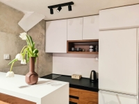 Porodični jednosobni apartman sa pogledom na vrt