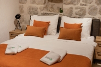 Porodični jednosobni apartman sa pogledom na vrt