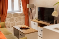 Porodični jednosobni apartman sa pogledom na vrt