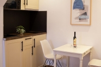 Studio sa pogledom na dvorište