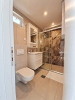 Lux dvosobni apartman sa pogledom na vrt