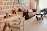 Lux dvosobni apartman sa pogledom na vrt