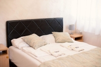 Dvokrevetni studio sa pogledom na dvorište