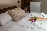 Dvokrevetna soba u potkrovlju