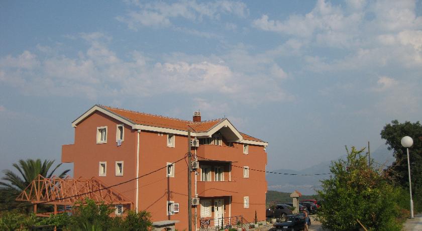 Apartments Drobni Pijesak
