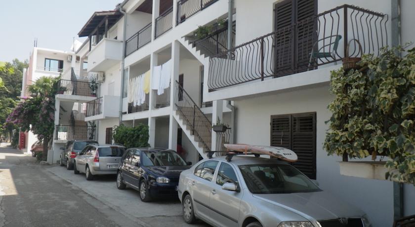 Apartments Marniković